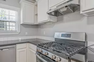 434 S Vine Ave, Tyler, TX 75702 - Photo 9