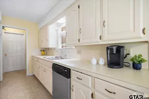 2824 Crestview Ave, Tyler, TX 75701 - Photo 13