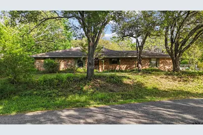 310 Graham, Mineola, TX 75773 - Photo 1