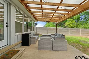 709 N Georgia St, Lindale, TX 75771 - Photo 5