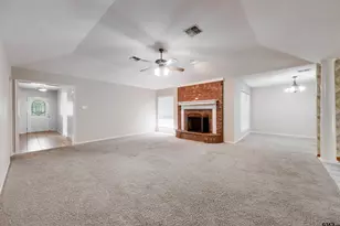 101 Settlers Ct, Palestine, TX 75801 - Photo 7