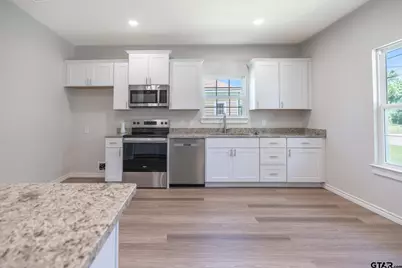 233 S Harrison St, Longview, TX 75601 - Photo 13