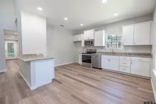 233 S Harrison St, Longview, TX 75601 - Photo 11