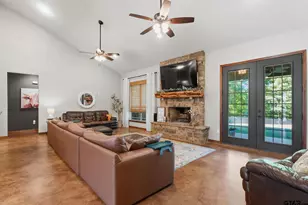 570 Co Rd 4120, Jacksonville, TX 75766 - Photo 3