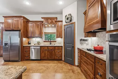 570 County Road 4120, Jacksonville, TX 75766 - Photo 9