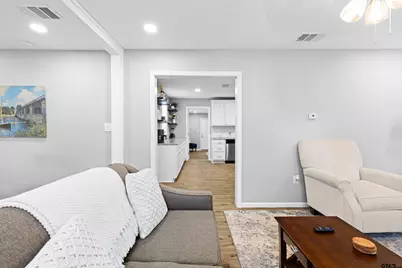 1021 N Montgomery St, Gilmer, TX 75644 - Photo 11