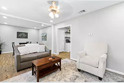 1021 N Montgomery St, Gilmer, TX 75644 - Photo 7