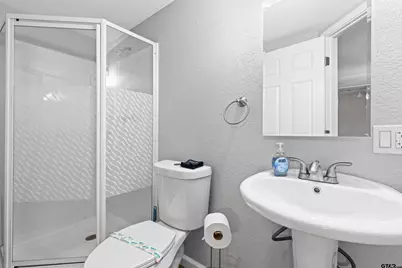 1021 N Montgomery St, Gilmer, TX 75644 - Photo 39