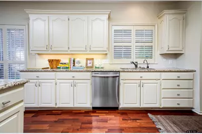 1418 Hollytree Place, Tyler, TX 75703 - Photo 19