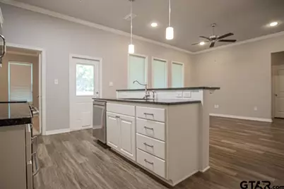 1725 Austin Dr, Tyler, TX 75701 - Photo 5