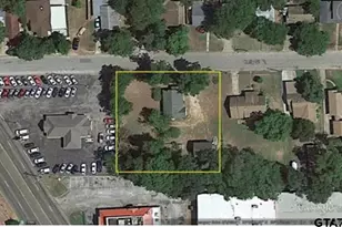 803 Kelly St, Jacksonville, TX 75766 - Photo 1