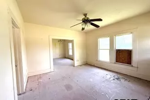 803 Kelly St, Jacksonville, TX 75766 - Photo 5