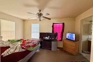 803 Kelly St, Jacksonville, TX 75766 - Photo 15