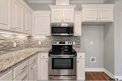 2802 Valley View St, Tyler, TX 75701 - Photo 9