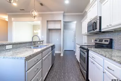 2806 Valley View St, Tyler, TX 75701 - Photo 9