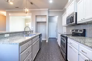 2806 Valley View St, Tyler, TX 75701 - Photo 9