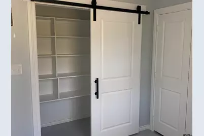 19213 Hillside Dr, Tyler, TX 75703 - Photo 3