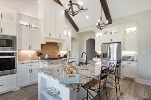 344 Duke Pl, Tyler, TX 75704 - Photo 9