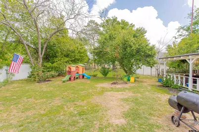 212 Smith Street, Henderson, TX 75654 - Photo 35