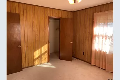 304 SW 6th St, Bogata, TX 75417 - Photo 25