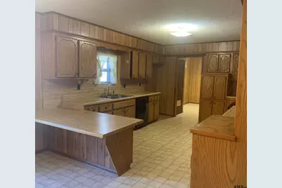 304 SW 6th St, Bogata, TX 75417 - Photo 11