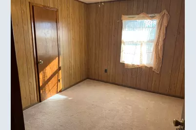 304 SW 6th St, Bogata, TX 75417 - Photo 17