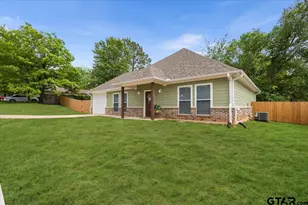 412 Crosby St, Lindale, TX 75771 - Photo 1