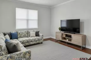 111 W Gay Ave, Gladewater, TX 75647 - Photo 5