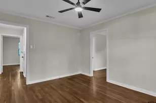 111 W Gay Ave, Gladewater, TX 75647 - Photo 15