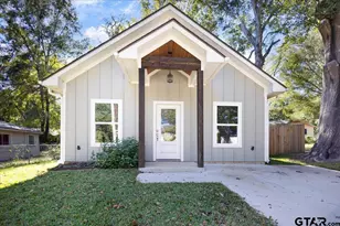 304 E Cottonwood, Overton, TX 75684 - Photo 1
