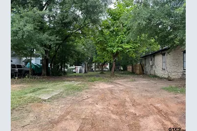 1513 N Palace Ave, Tyler, TX 75702 - Photo 1