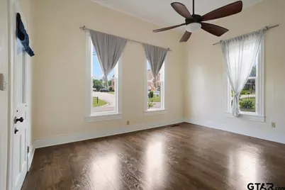 310 E 3rd St., Mt Pleasant, TX 75455 - Photo 7