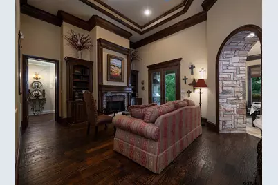 2025 Stonegate Valley Dr, Tyler, TX 75703 - Photo 7