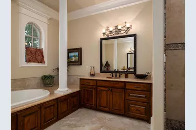 2025 Stonegate Valley Dr, Tyler, TX 75703 - Photo 17