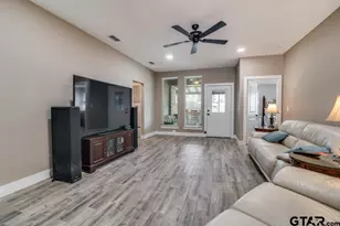 17409 Crossing Cir, Lindale, TX 75771 - Photo 9