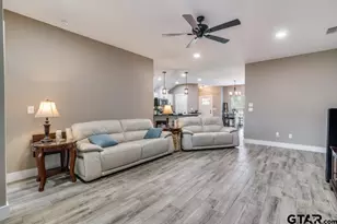 17409 Crossing Cir, Lindale, TX 75771 - Photo 11