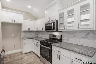 16226 Crossing Cir, Lindale, TX 75771 - Photo 13