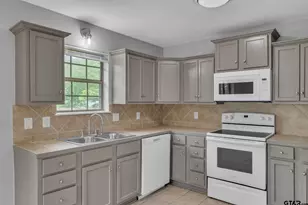 1231 N Holmes Ave, Tyler, TX 75702 - Photo 9