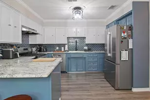 2225 Heather Ln, Tyler, TX 75703 - Photo 9