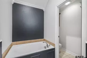 1599 Skidmore Ln, Tyler, TX 75703 - Photo 11