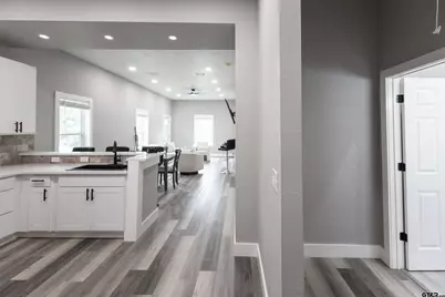 103 E Hillsboro, Tyler, TX 75702 - Photo 9
