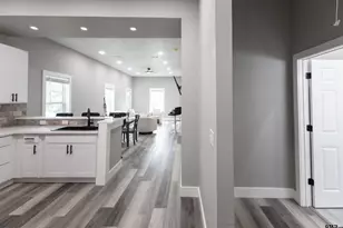 102 E Hillsboro, Tyler, TX 75702 - Photo 9