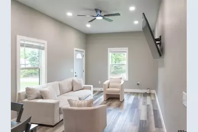 103 E Hillsboro, Tyler, TX 75702 - Photo 5