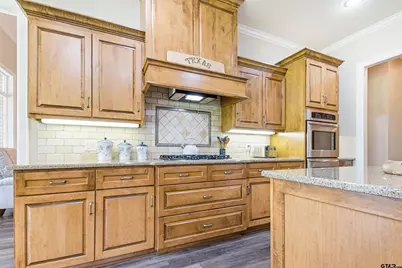 2122 Woodlands Dr, Tyler, TX 75703 - Photo 11