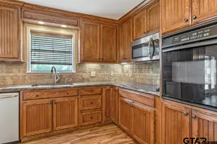 559 Elm St, Frankston, TX 75763 - Photo 11