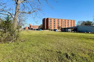 600 Preston St, Jacksonville, TX 75766 - Photo 1