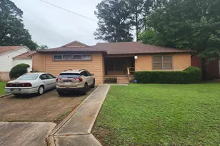 318 Milligan Dr, Pittsburg, TX 75686 - Photo 1
