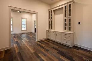 301 E Henderson, Overton, TX 75684 - Photo 11