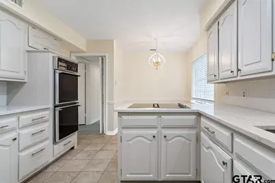 2110 Macbeth, Tyler, TX 75703 - Photo 13
