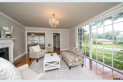 1427 S Wall Ave, Tyler, TX 75701 - Photo 9